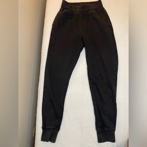 TNA black cropped sweatpants size small